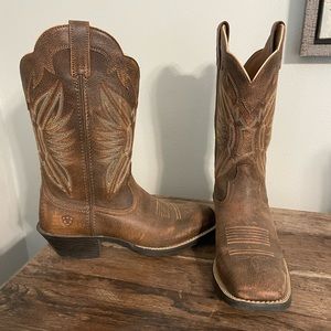 Ariat Round Up Outfitter Western Boot, Brown with aztec, square toe, size 8